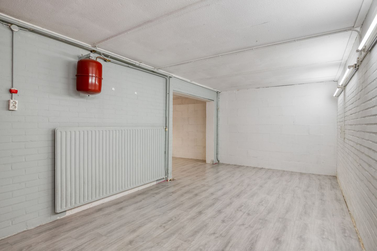 Detached Bungalow with Potential on Spacious Plot in Empel — 20