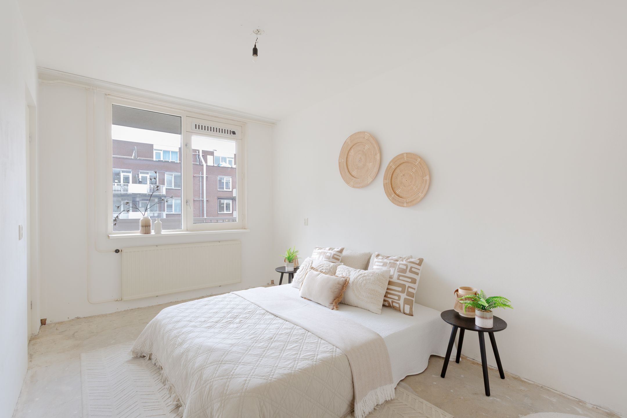Bright 2/3-Room Apartment with Unobstructed Views and Sunny South-Facing Balcony — 12