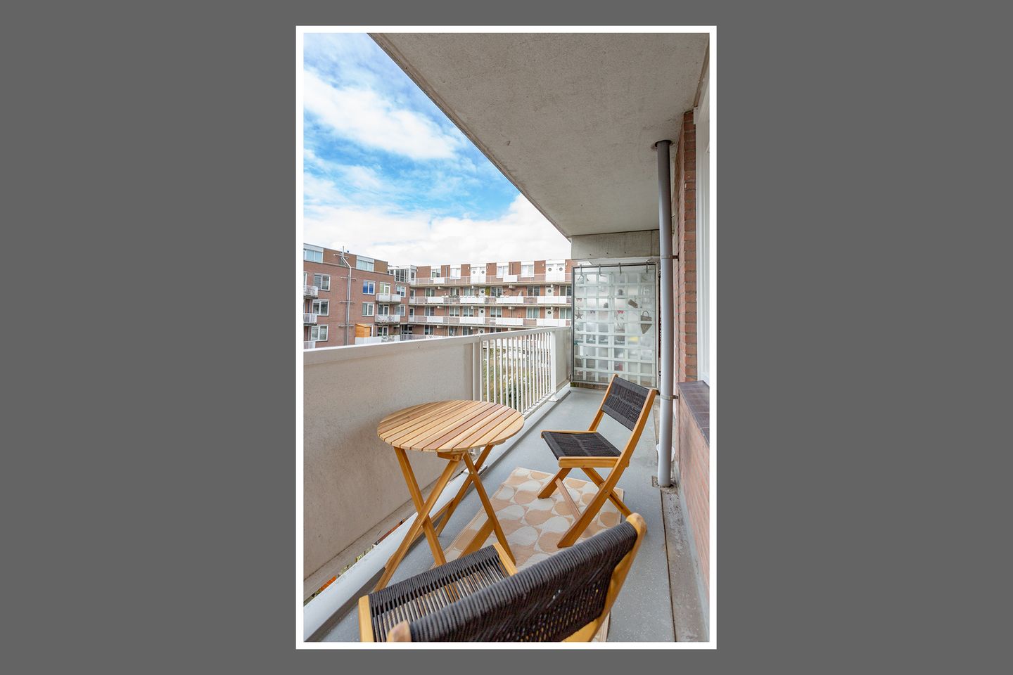 Bright 2/3-Room Apartment with Unobstructed Views and Sunny South-Facing Balcony — 14