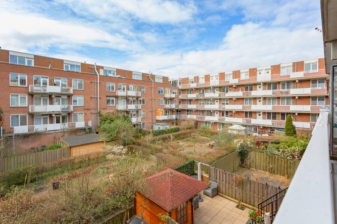 Bright 2/3-Room Apartment with Unobstructed Views and Sunny South-Facing Balcony — 16