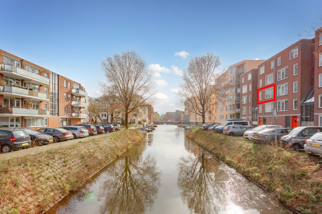 Bright 2/3-Room Apartment with Unobstructed Views and Sunny South-Facing Balcony — 28