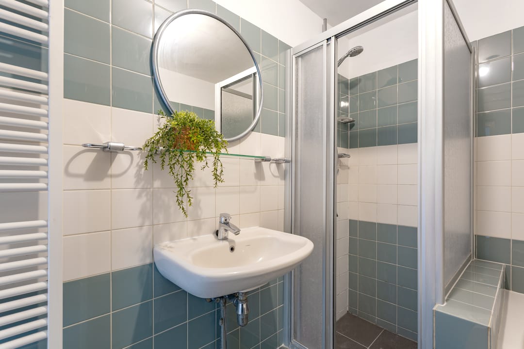 Bright 2/3-Room Apartment with Unobstructed Views and Sunny South-Facing Balcony — 22