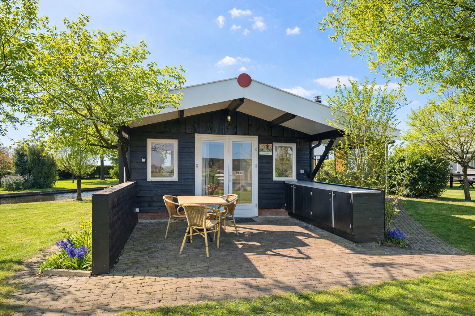 1-bedroom freehold villa in Leimuiden — photo 4 of 5