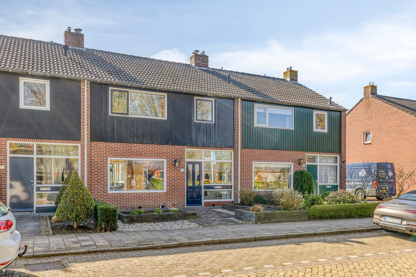 Move-in ready family home with five bedrooms and sunny garden in Aalten center — 40