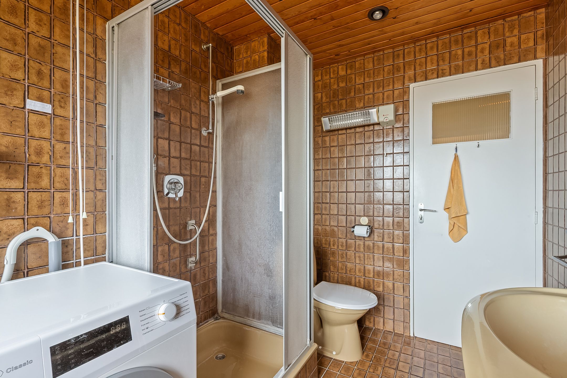 Spacious corner house with former practice space, double garden and garage in Hilversum — 36
