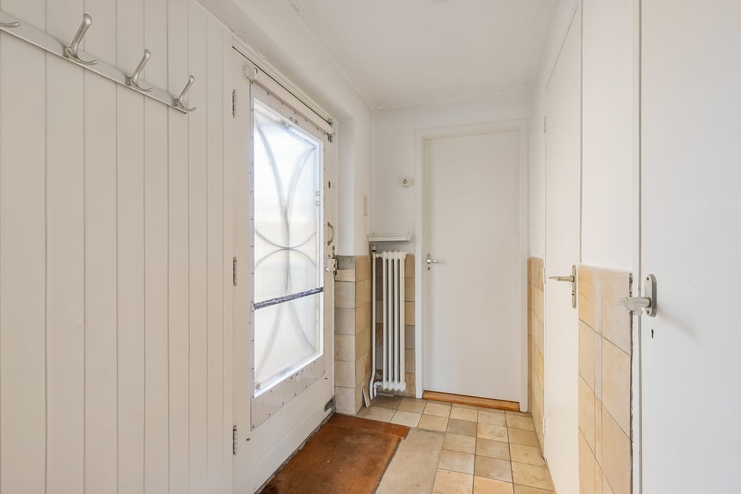 Spacious corner house with former practice space, double garden and garage in Hilversum — 22
