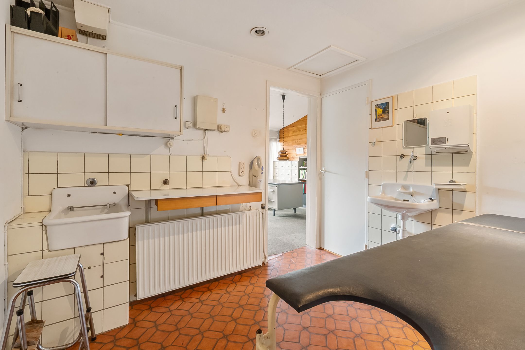 Spacious corner house with former practice space, double garden and garage in Hilversum — 21