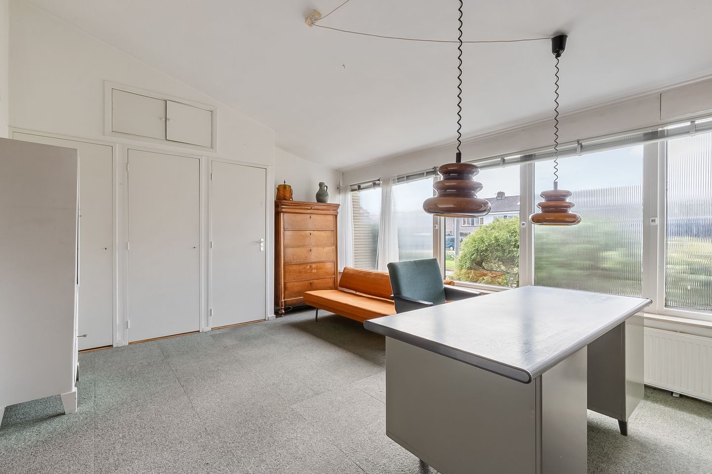 Spacious corner house with former practice space, double garden and garage in Hilversum — 19