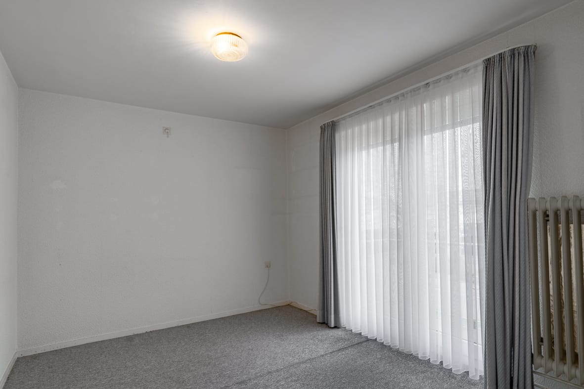 Spacious semi-detached home with garden room and garage in popular Beek neighborhood — 18