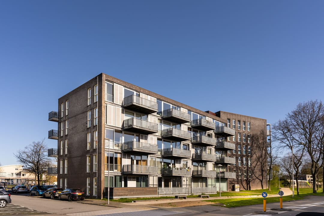 Photo 17 of Adriaan van Bergenstraat 72