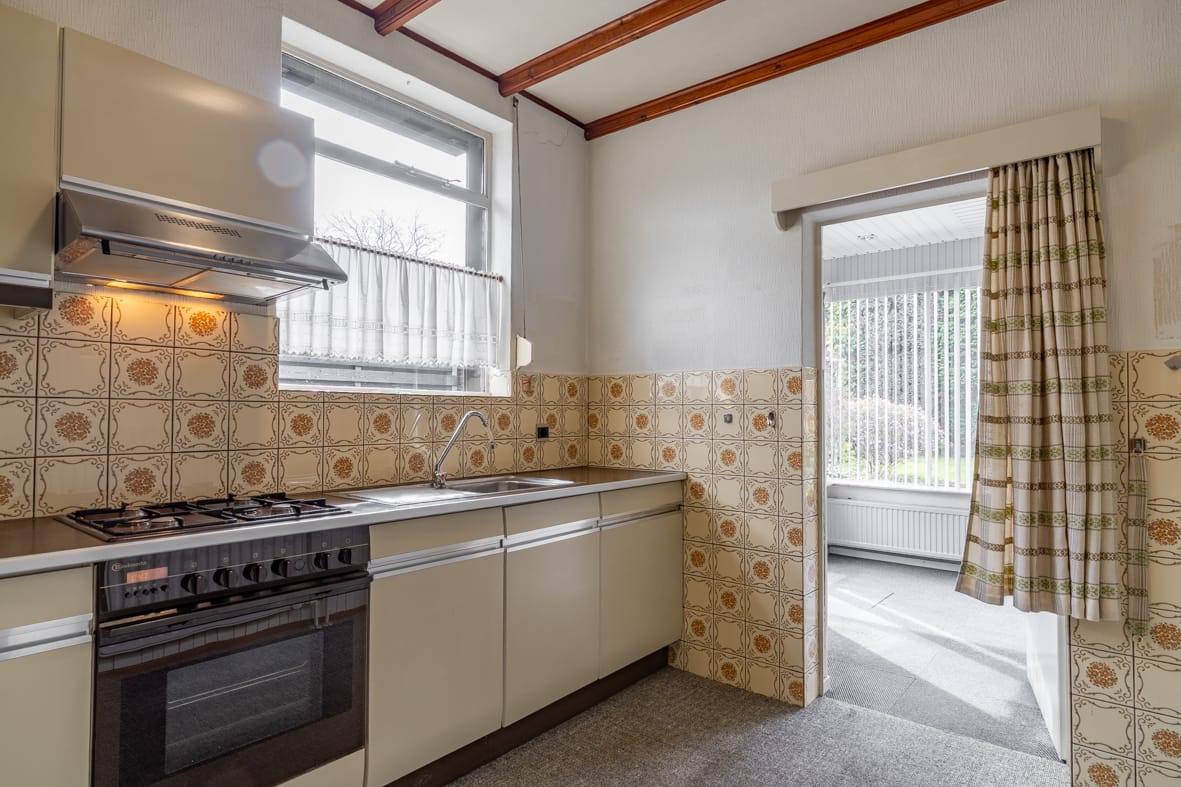 Spacious semi-detached home with garden room and garage in popular Beek neighborhood — 12