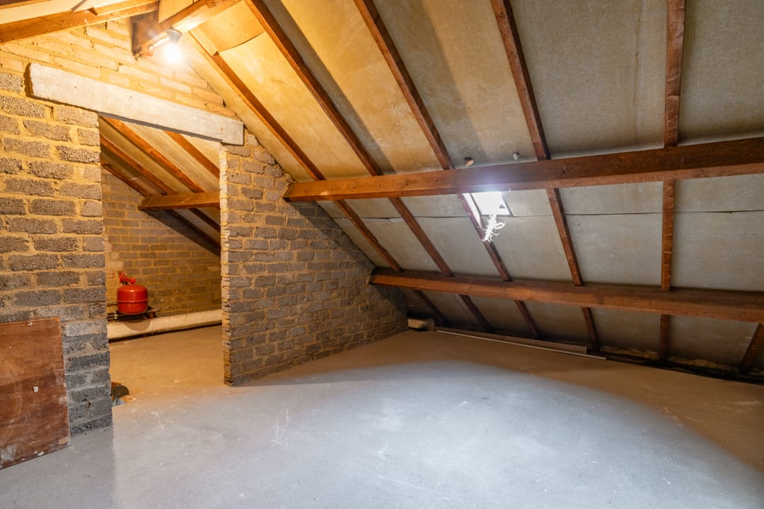Spacious semi-detached home with garden room and garage in popular Beek neighborhood — 26