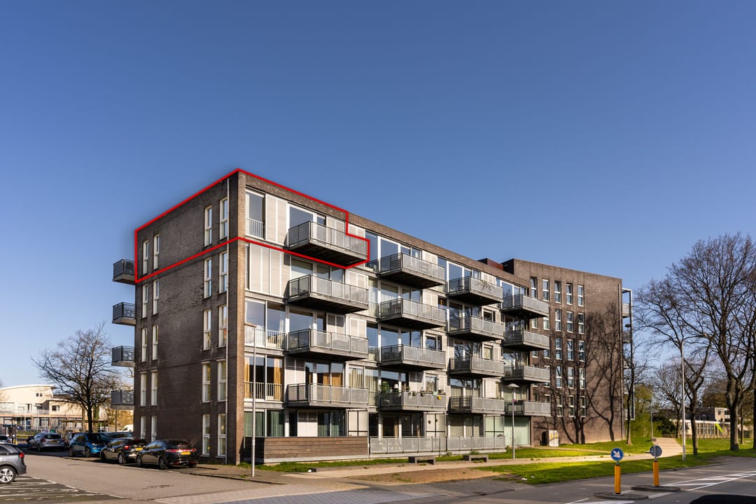 Photo 1 of Adriaan van Bergenstraat 72