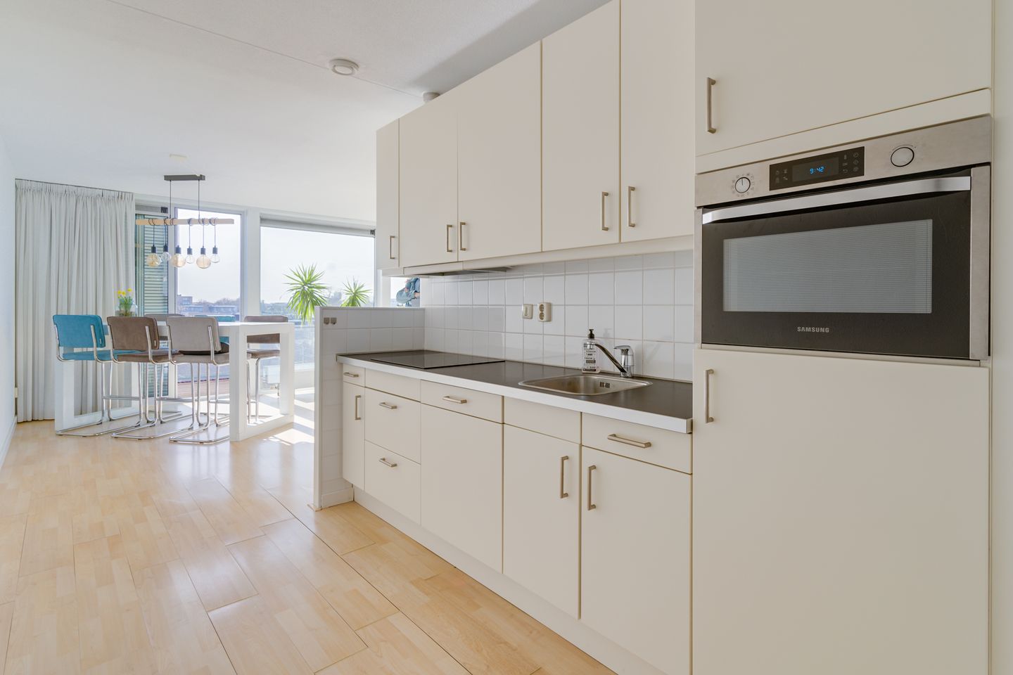 Photo 14 of Adriaan van Bergenstraat 72