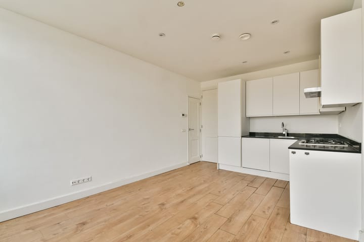 Photo 3 of Jacques Oppenheimstraat 18-3