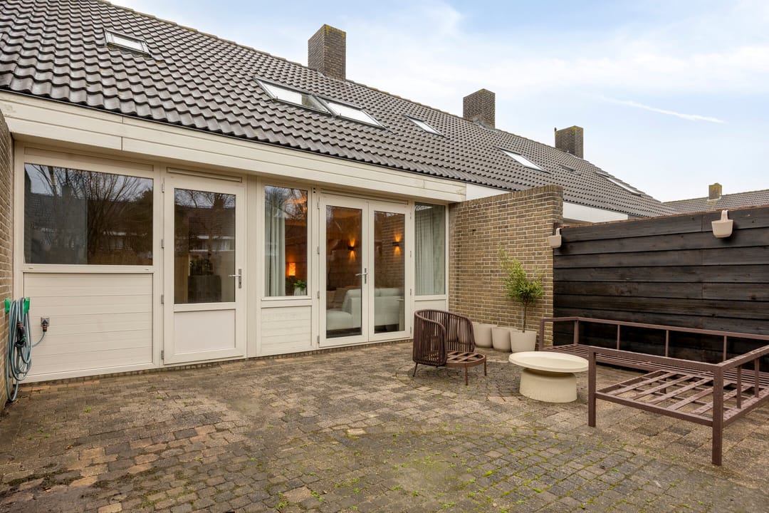 Move-in Ready Terraced Home with Ground Floor Sleeping Option in Quiet Location — 31