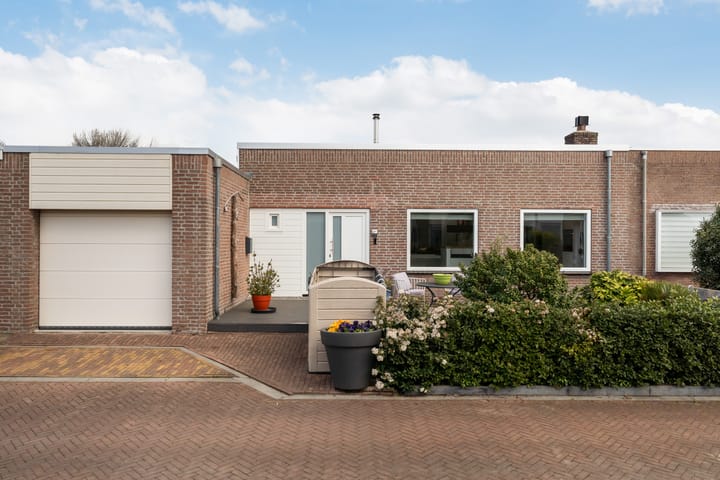 Photo 4 of Doornenburg 5