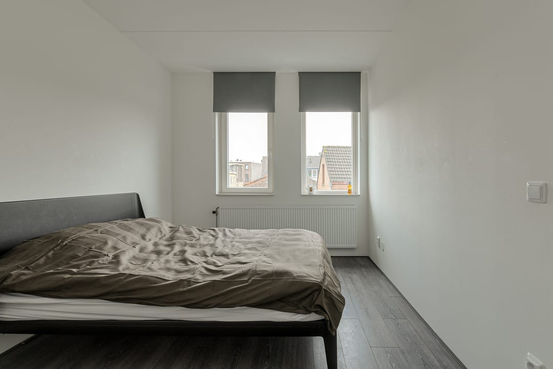 Modern Energy-Efficient Home with 4 Bedrooms and Garden in Breda — 22
