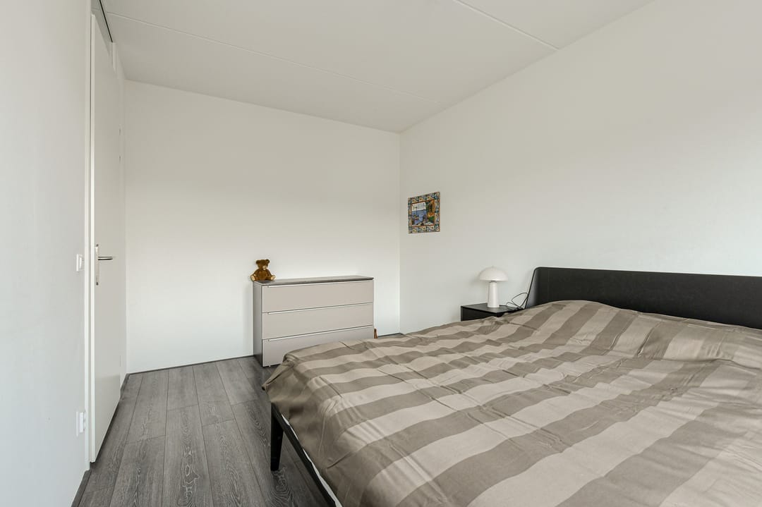Modern Energy-Efficient Home with 4 Bedrooms and Garden in Breda — 23