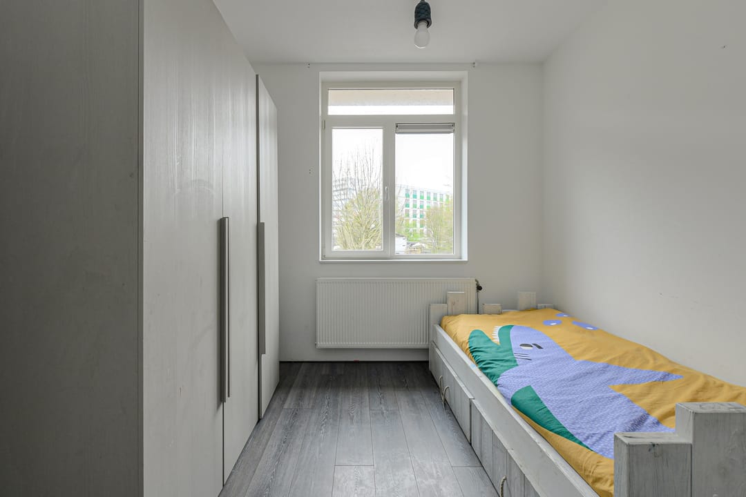 Modern Energy-Efficient Home with 4 Bedrooms and Garden in Breda — 28