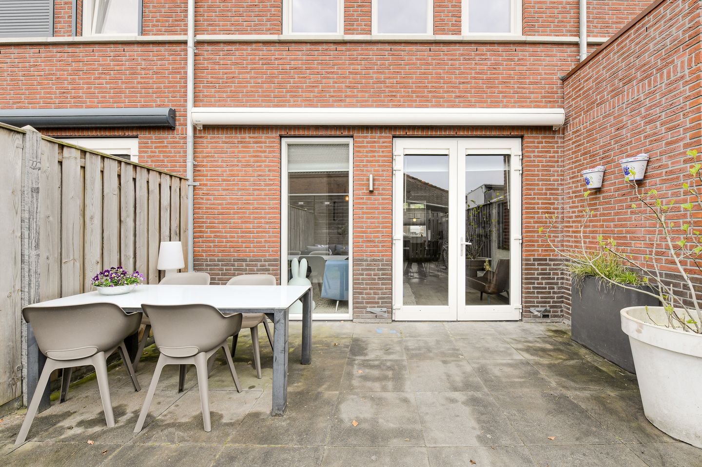 Modern Energy-Efficient Home with 4 Bedrooms and Garden in Breda — 40
