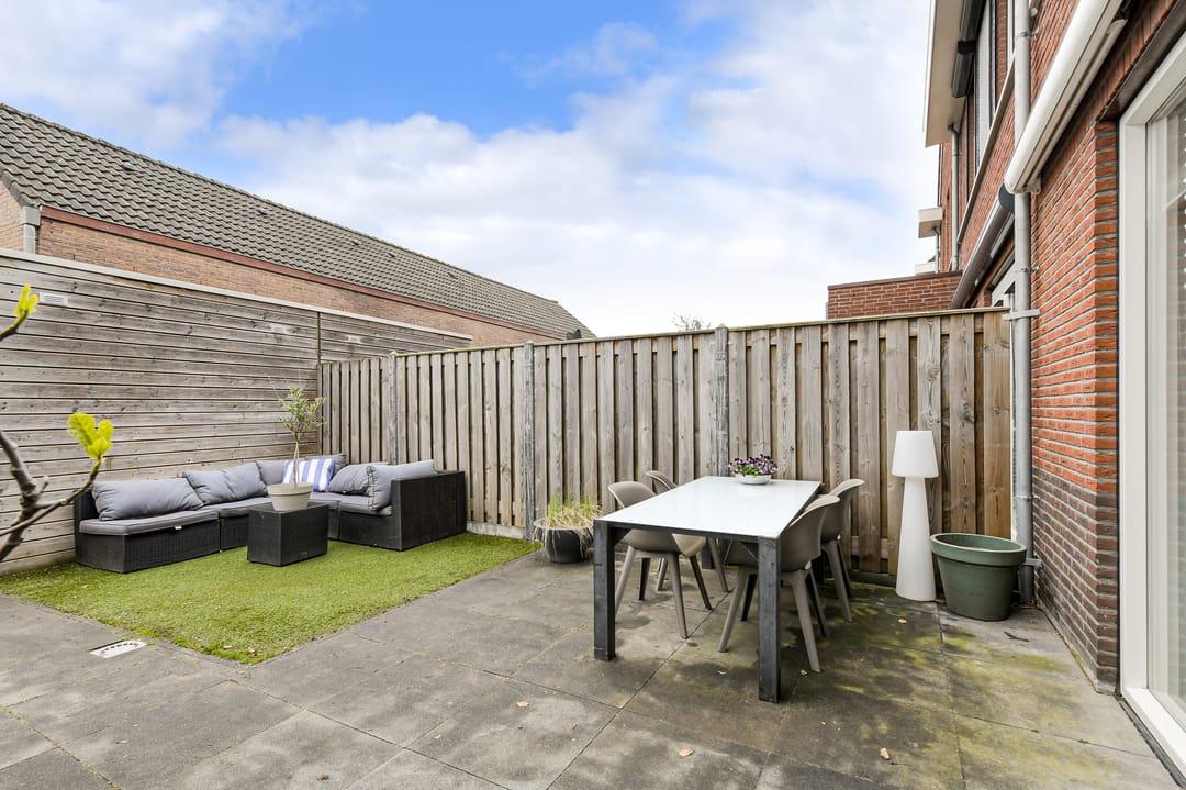 Modern Energy-Efficient Home with 4 Bedrooms and Garden in Breda — 38