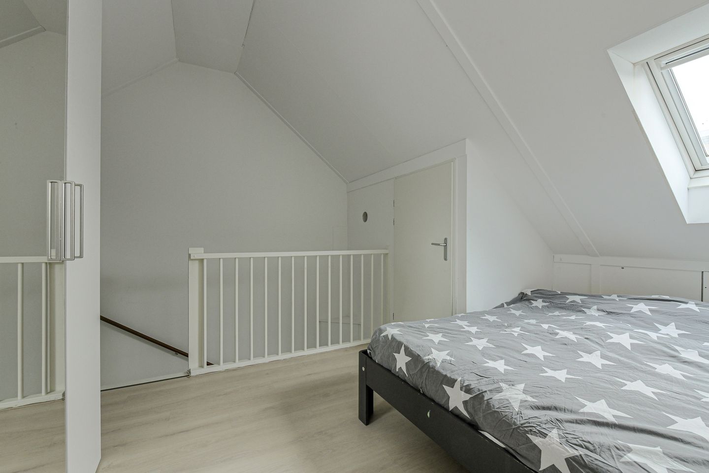Modern Energy-Efficient Home with 4 Bedrooms and Garden in Breda — 34