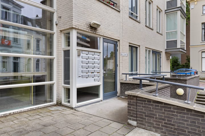 Photo 3 of Utrechtsestraat 44-1