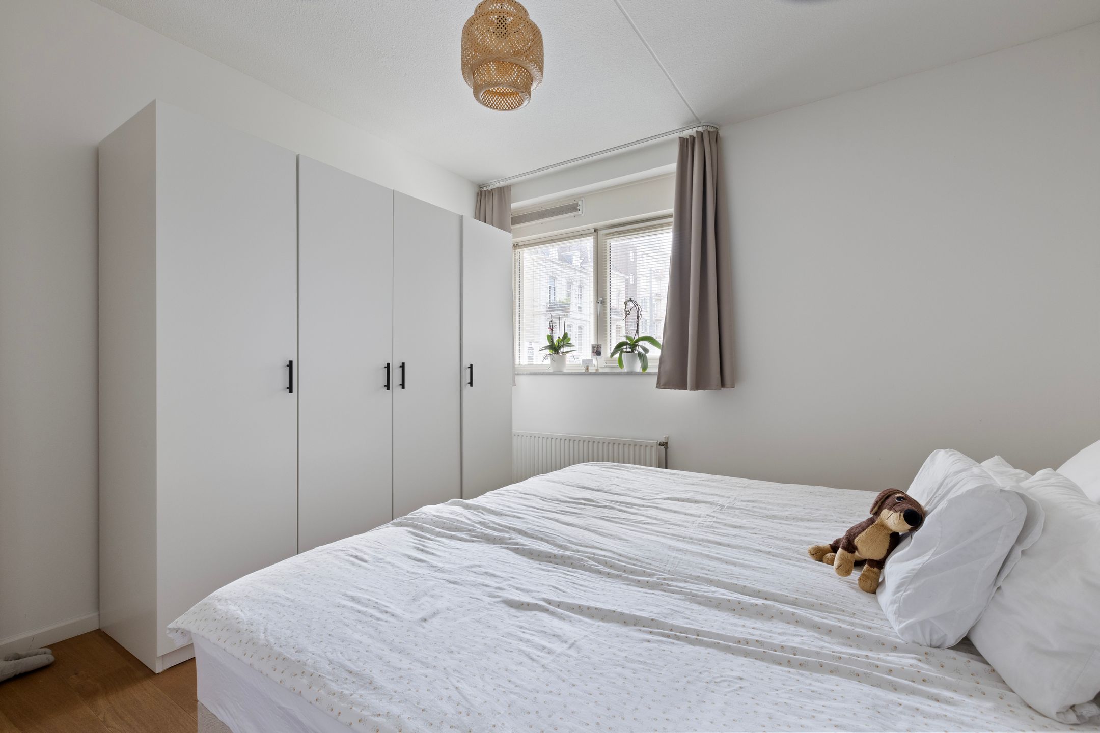 Centrally Located Apartment with Private Parking in Arnhem — 12