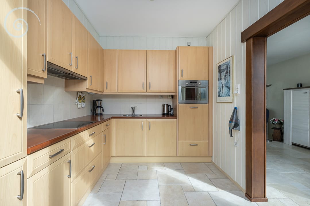 Foto 11 van Helmstraat 1