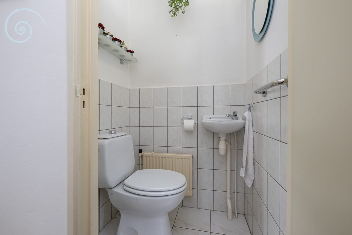 Foto 5 van Helmstraat 1