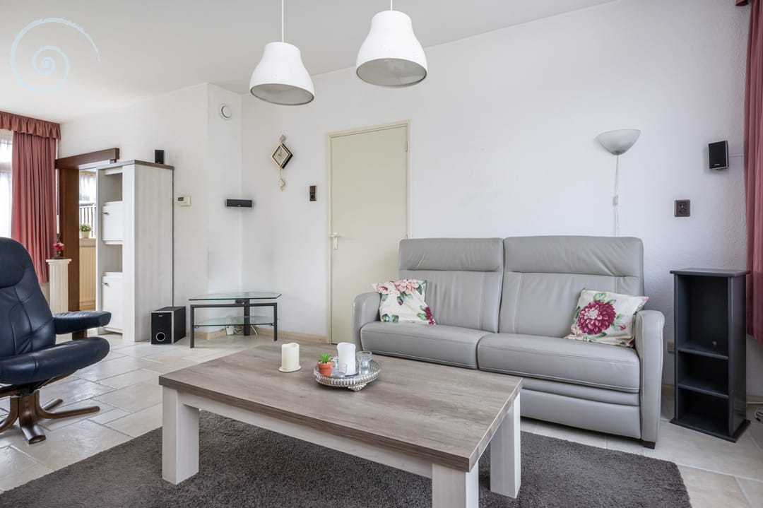 Foto 7 van Helmstraat 1