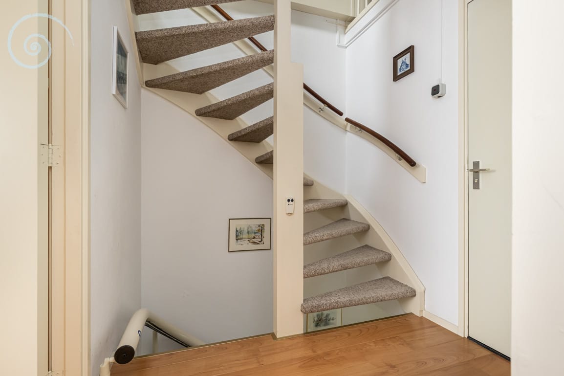 Foto 14 van Helmstraat 1