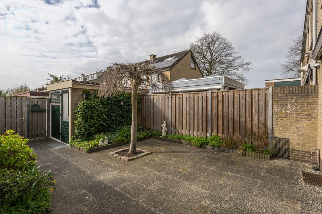 Foto 28 van Helmstraat 1