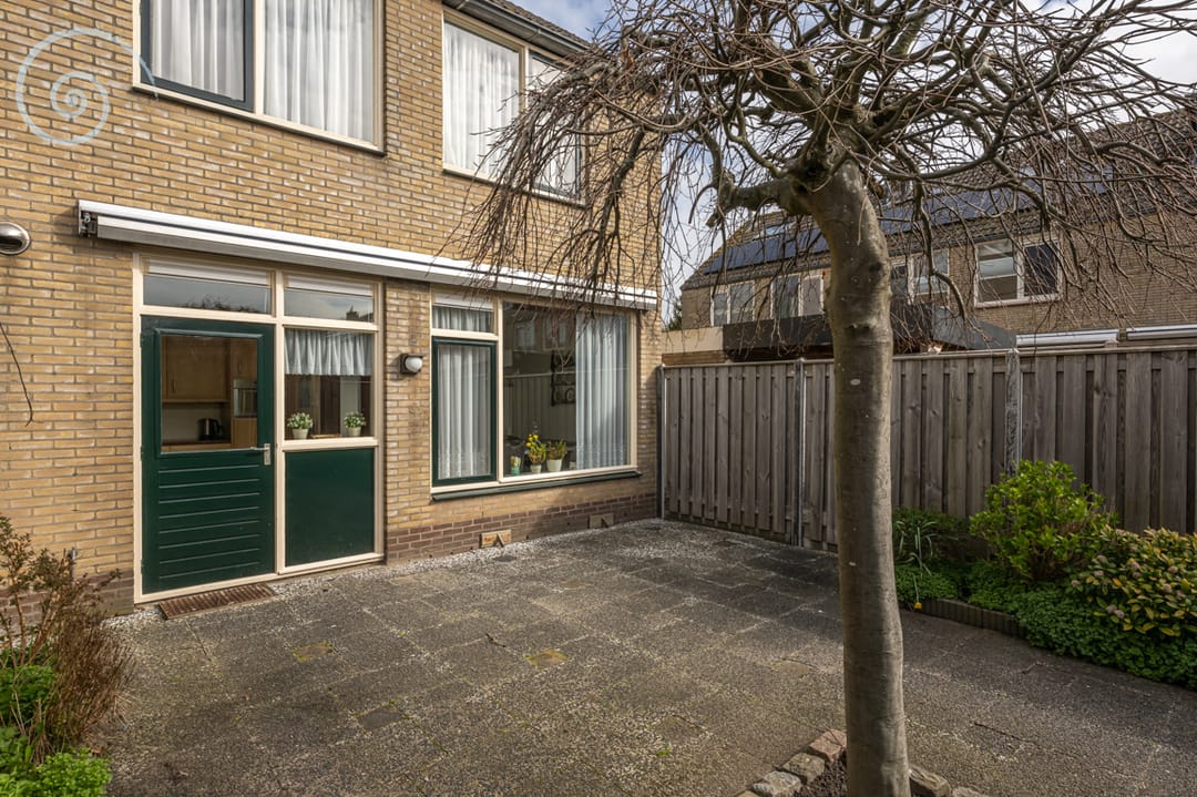 Foto 26 van Helmstraat 1