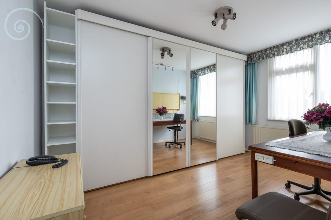 Foto 16 van Helmstraat 1