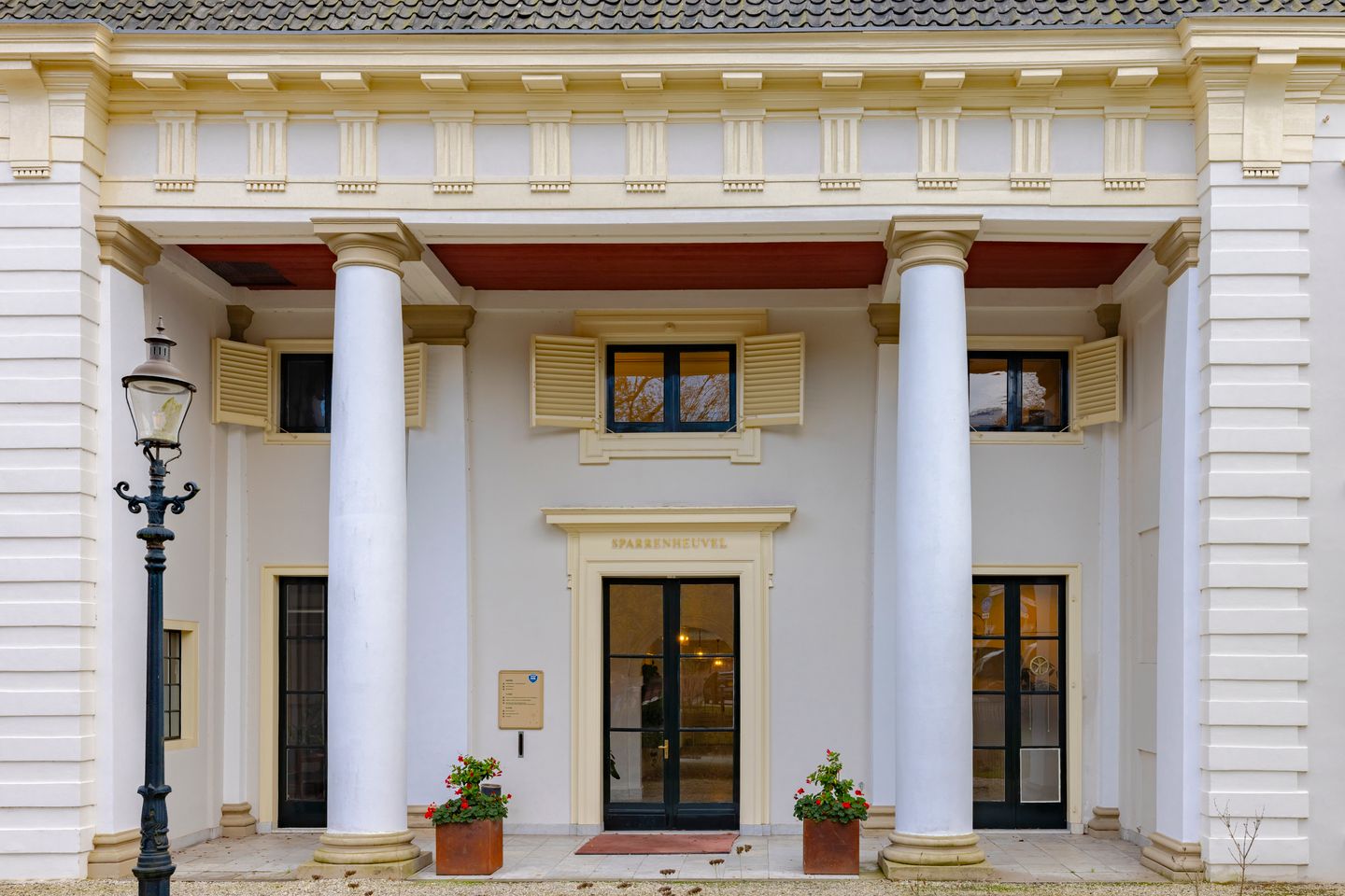 Bekijk foto 2 van Bloemendaalseweg 139