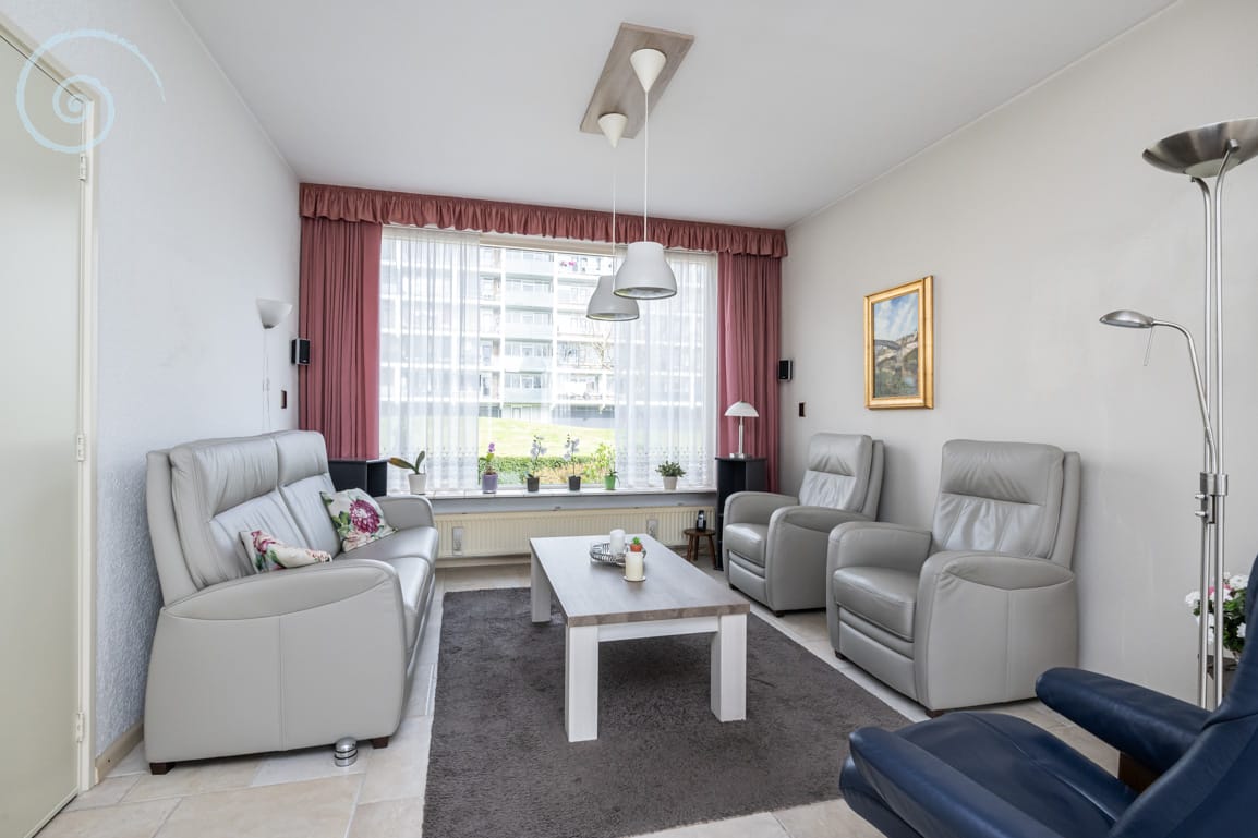 Foto 6 van Helmstraat 1