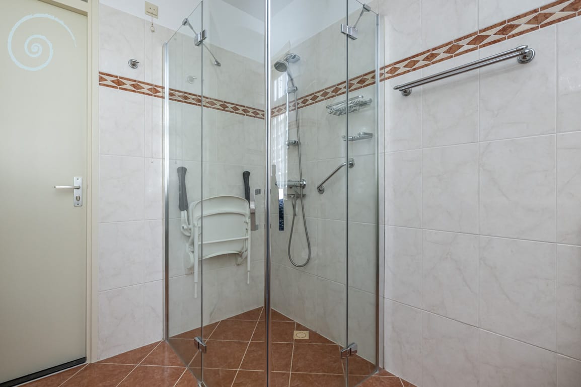 Foto 19 van Helmstraat 1