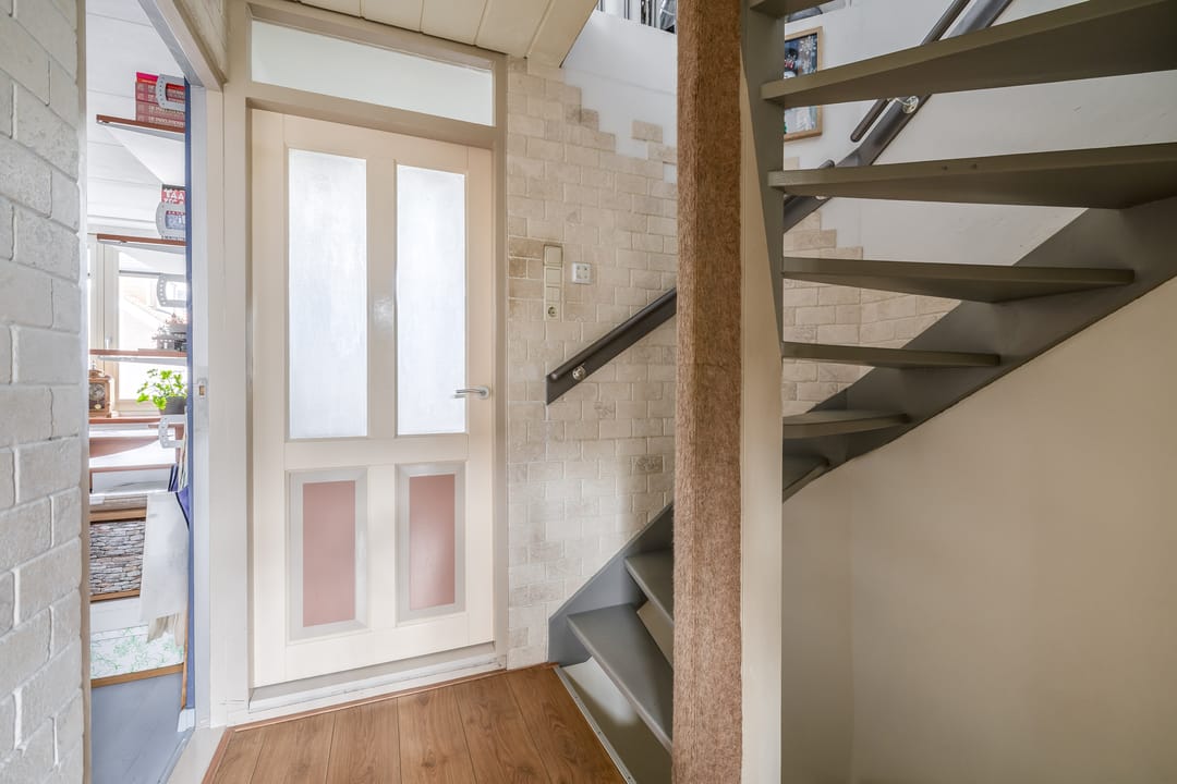 Well-maintained terraced house with 3 bedrooms and garden in child-friendly Rozenburg — 41