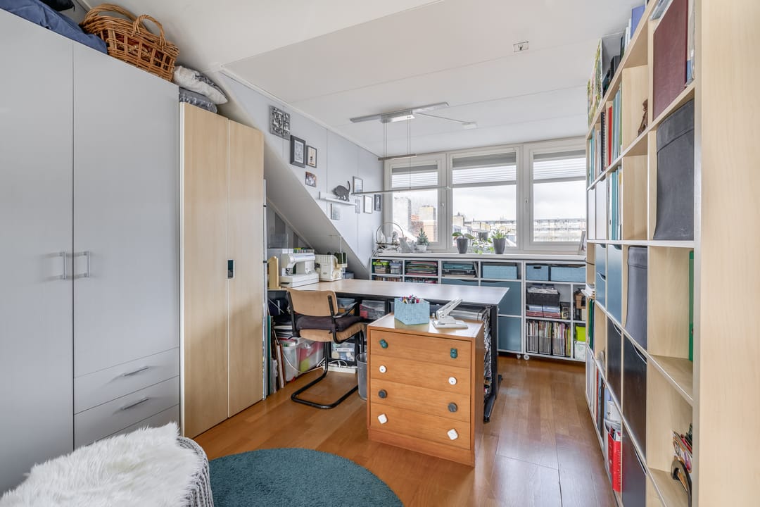 Well-maintained terraced house with 3 bedrooms and garden in child-friendly Rozenburg — 43