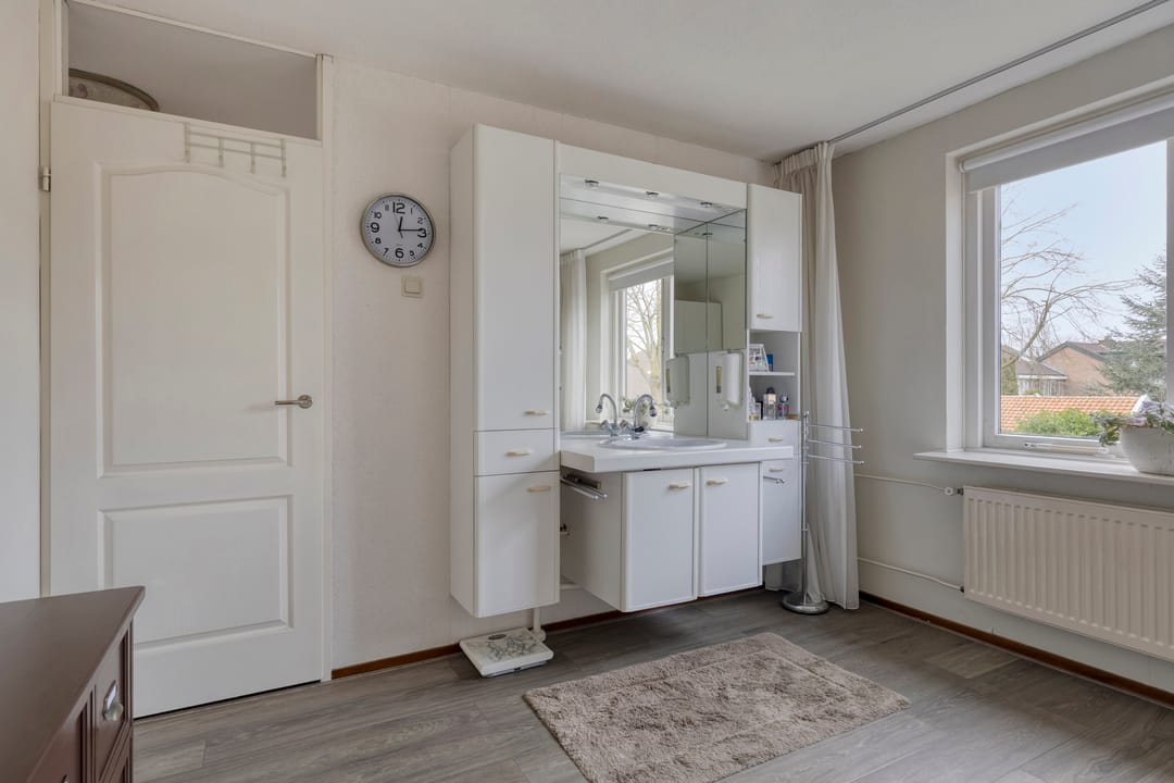 Spacious Family Home with Four Bedrooms in Popular Westerkoog — 26