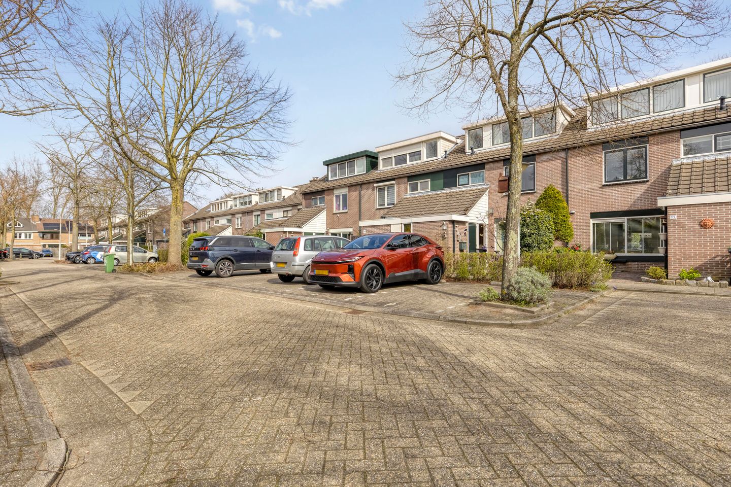 Spacious Family Home with Four Bedrooms in Popular Westerkoog — 40