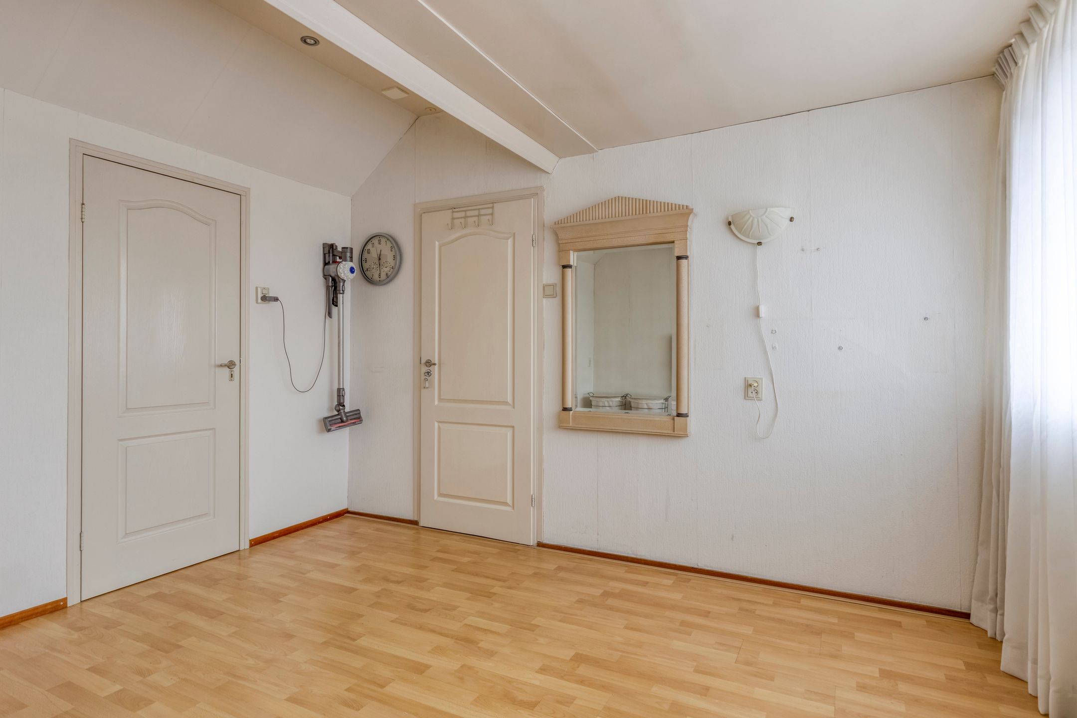 Spacious Family Home with Four Bedrooms in Popular Westerkoog — 33