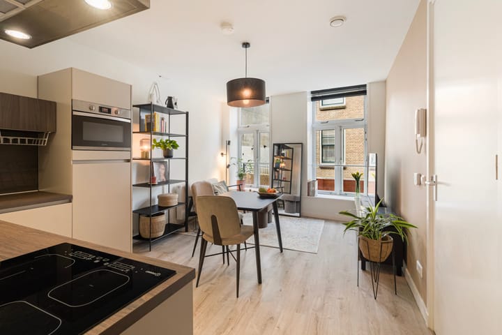 Photo 4 of Haarlemmerstraat 313-B