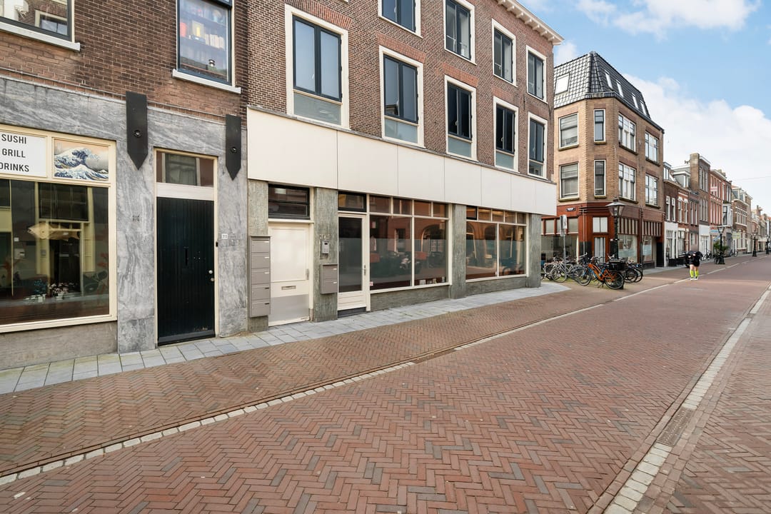 Modern turnkey apartment in historic Leiden center — 17