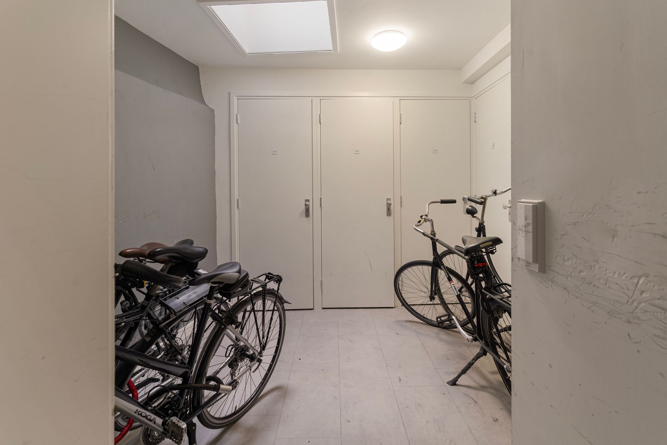 Modern turnkey apartment in historic Leiden center — 21