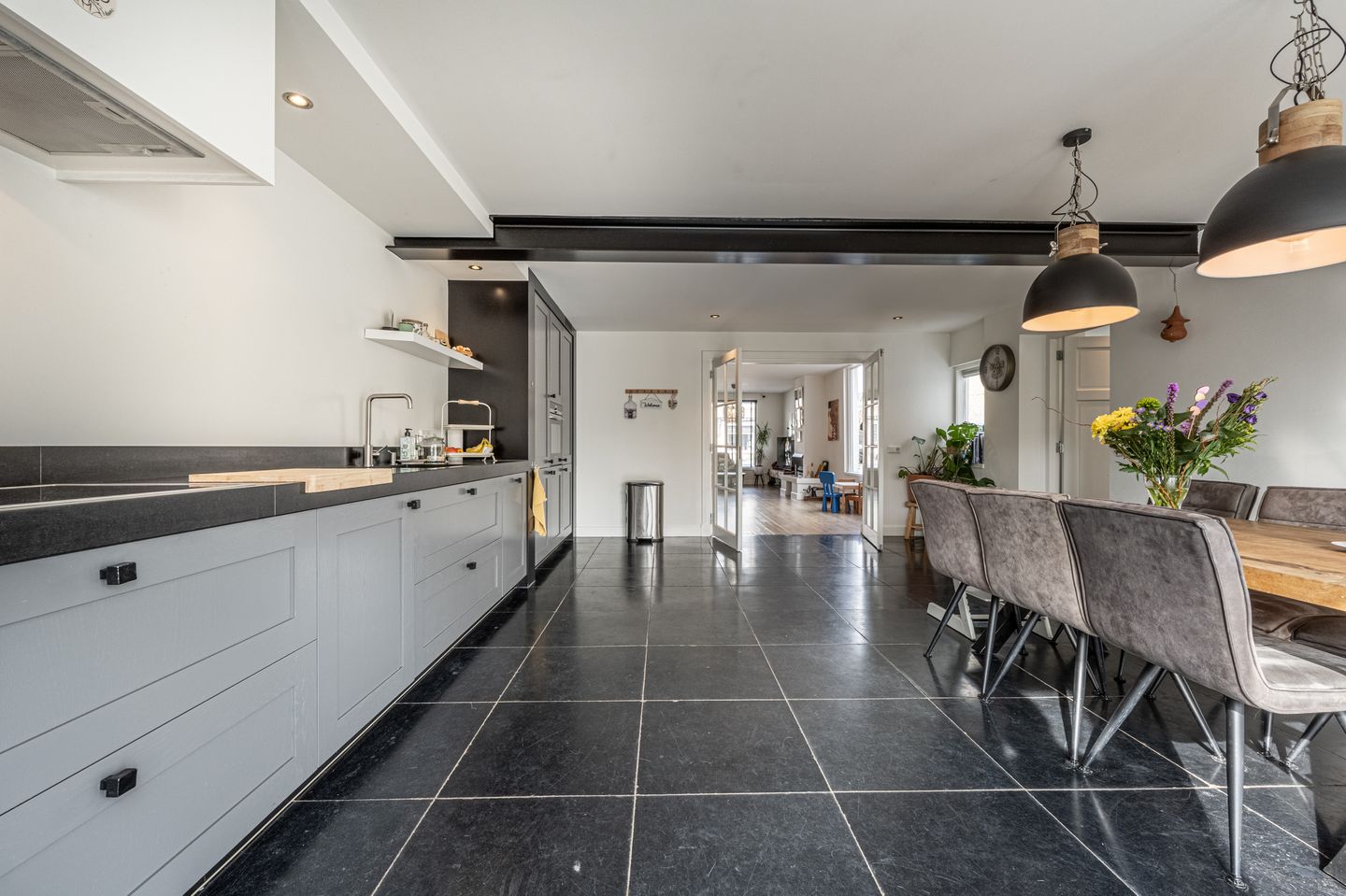 Photo 10 of Koninginneweg 63