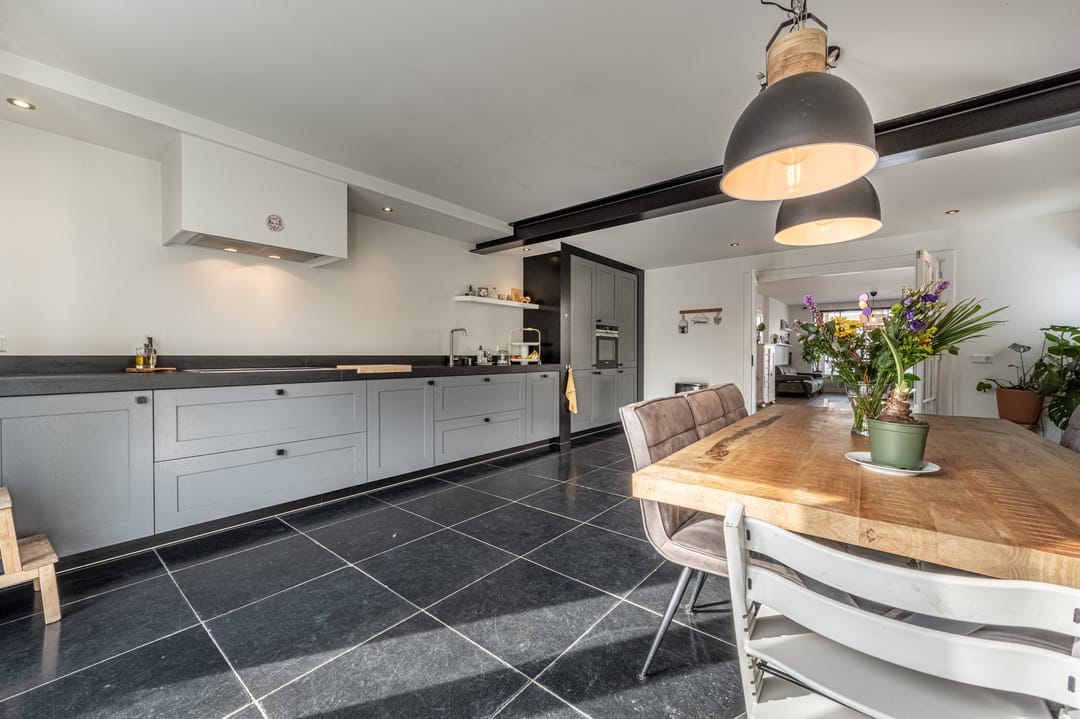 Photo 11 of Koninginneweg 63