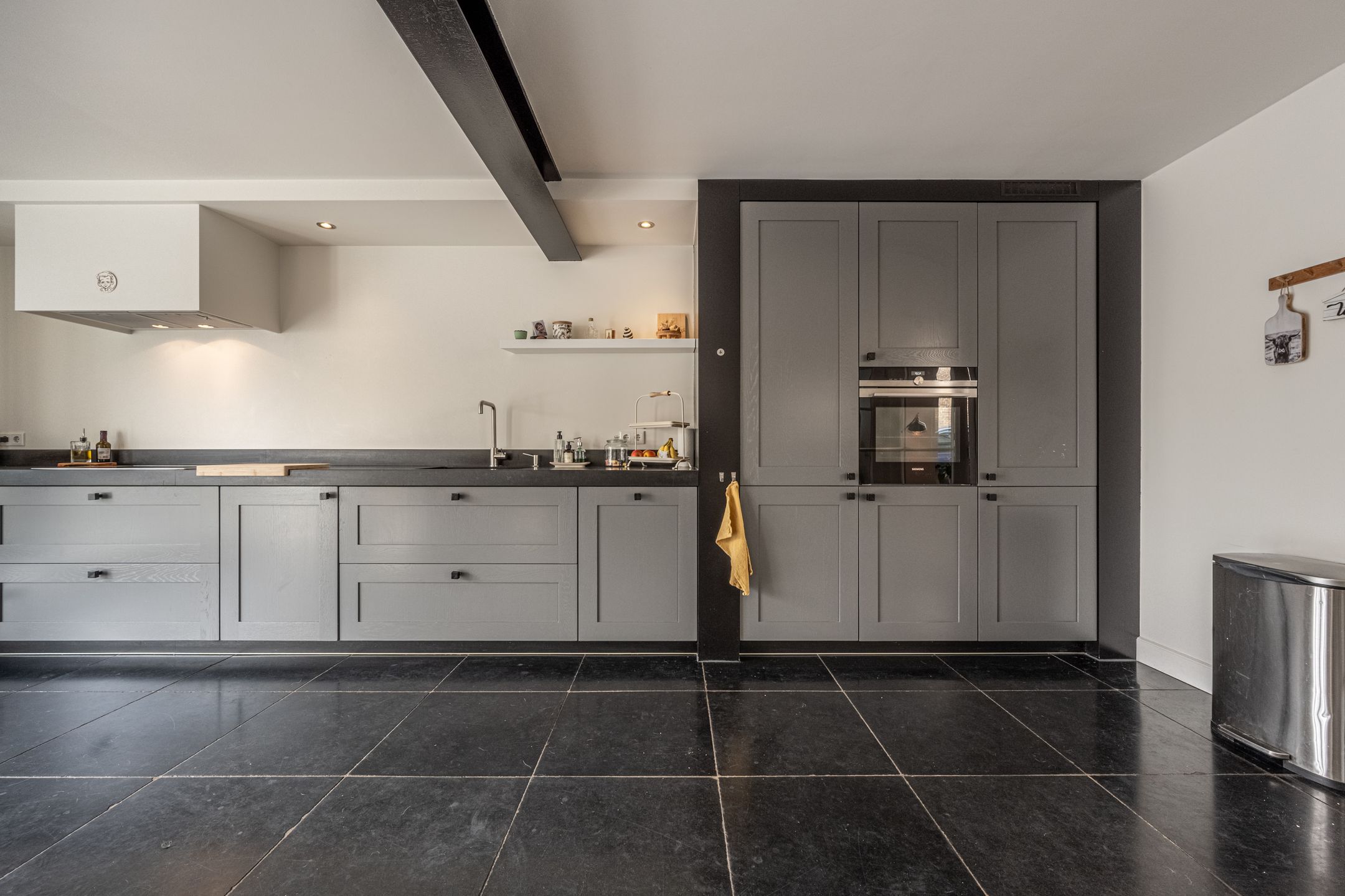 Photo 12 of Koninginneweg 63